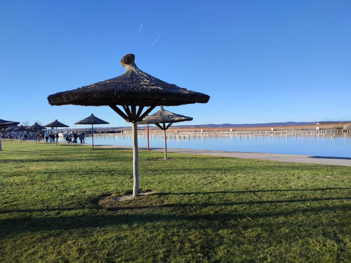 Tinyhouses Am Neusiedlersee Фертивракош Екстер'єр фото
